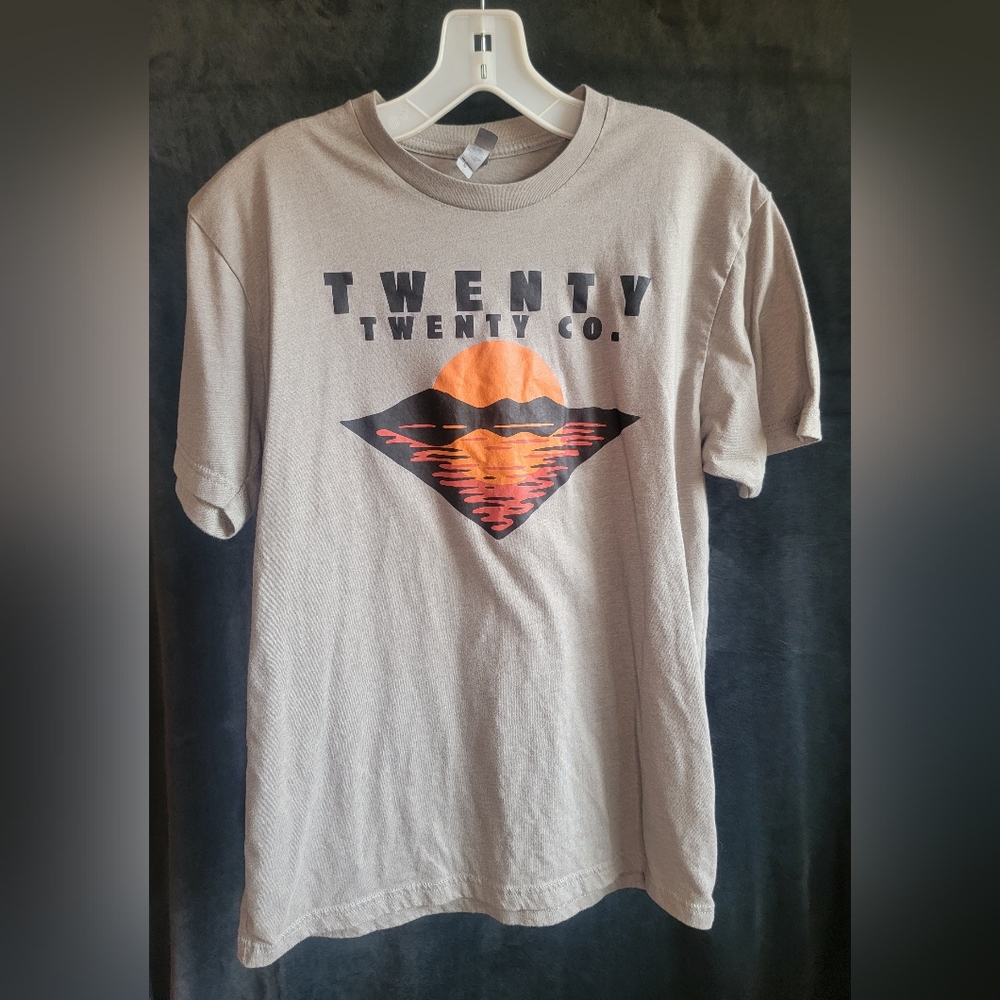 NWOT Twenty Twenty Co men's shirt